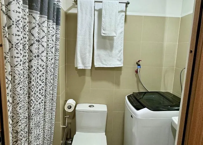 The Goodvibes Condotel Red Residences Makati * Manila